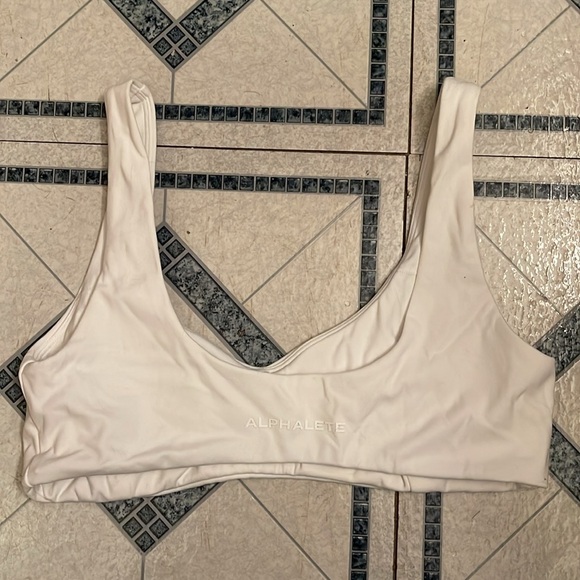 Alphalete Aura Sculpt Bra - Picture 2 of 3